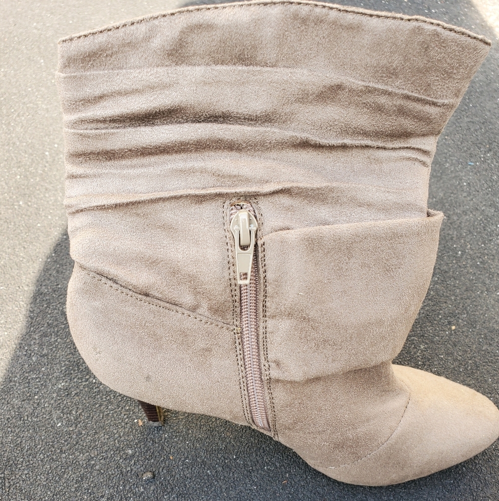 Alfred Sung Pure suede bow high heel ankle boots - Picture 4 of 8